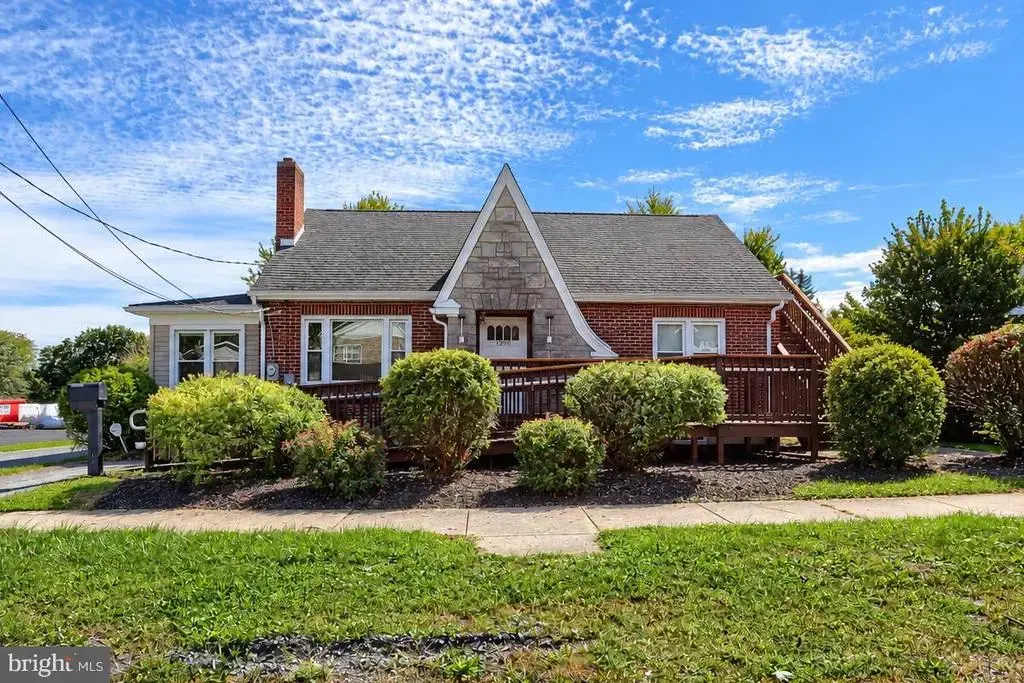 1230 E Chocolate Ave, HERSHEY