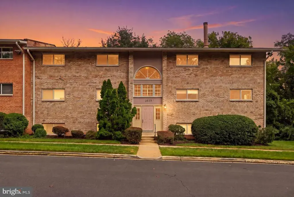 2839 Kalmia Lee Ct #101, FALLS CHURCH