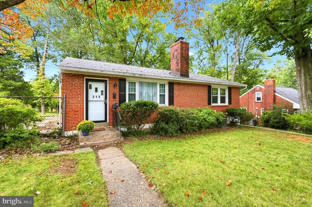 215 Parkview Dr, BROOMALL