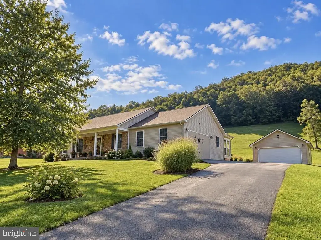 48 Conable Ave, ROULETTE