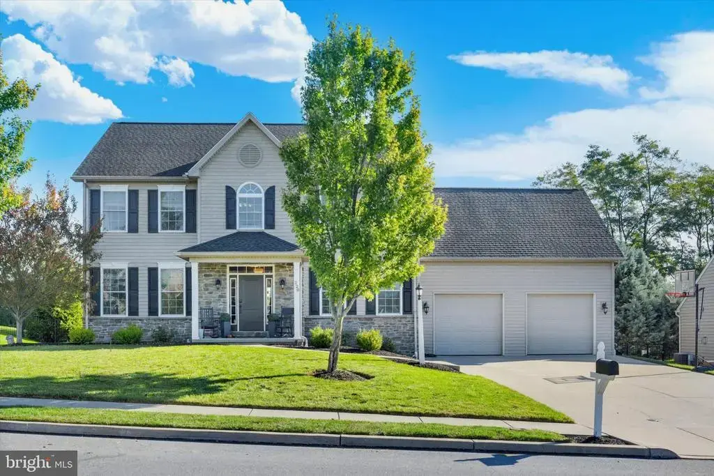 220 Dunbar Dr, MECHANICSBURG