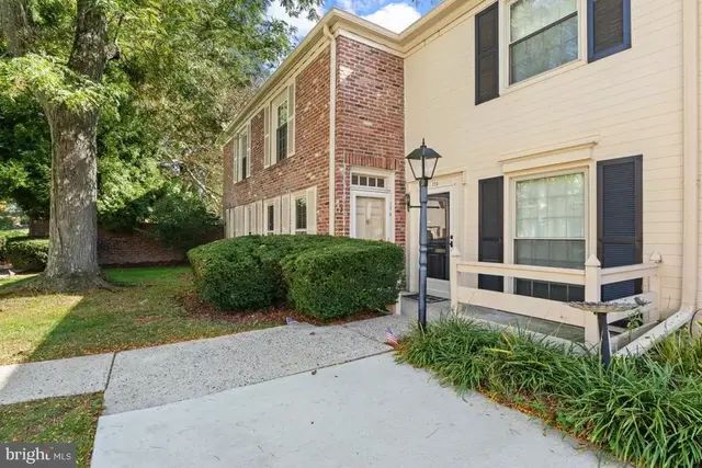 176 Cheshire Dr, Penllyn