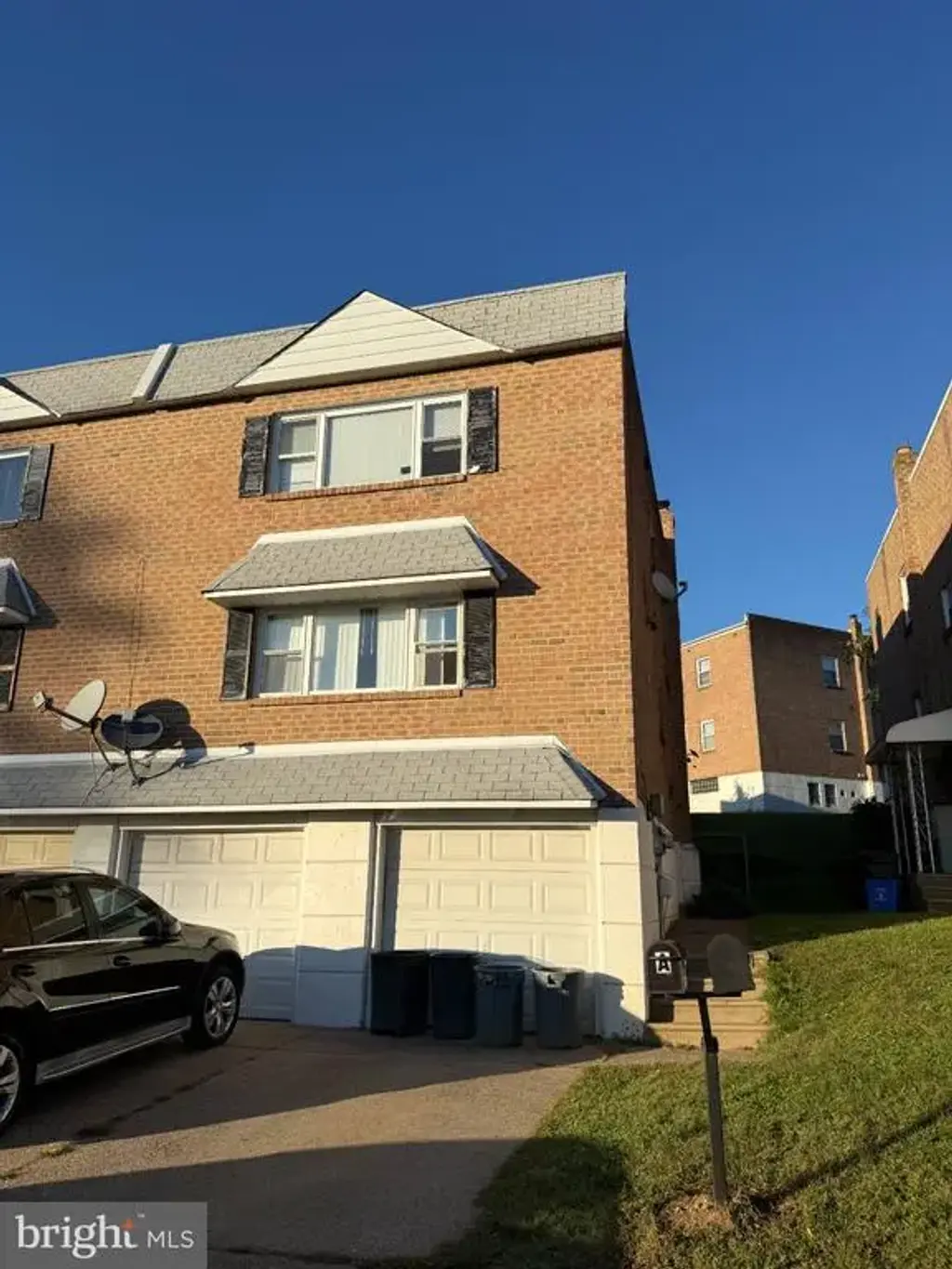 1979 Ambassador St #b, PHILADELPHIA