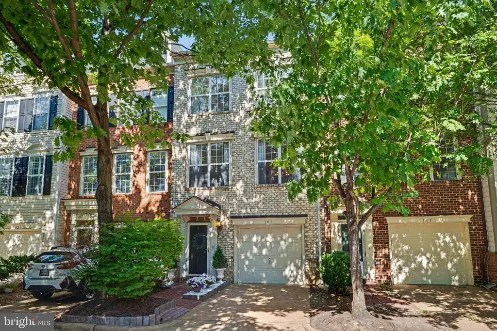 109 Martin Ln, ALEXANDRIA