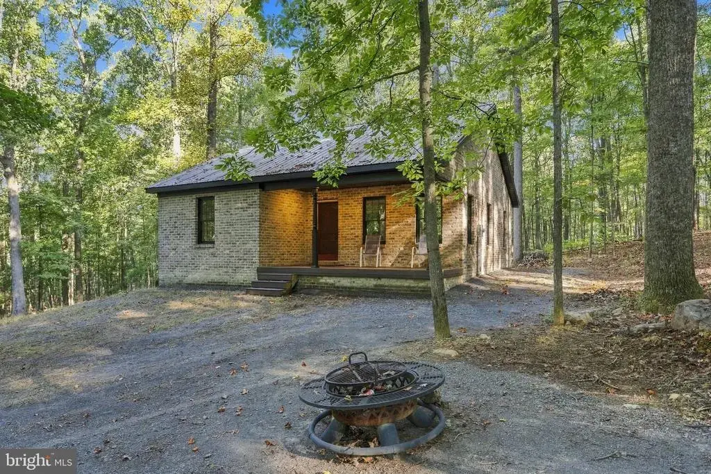 389 Rockview Ln, GREAT CACAPON