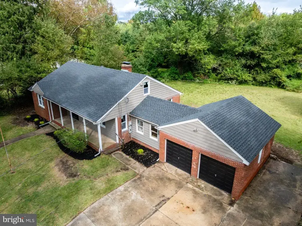 444 E Barber Ave, WOODBURY