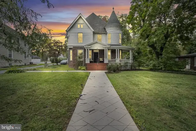 1924 Market St, Camp Hill