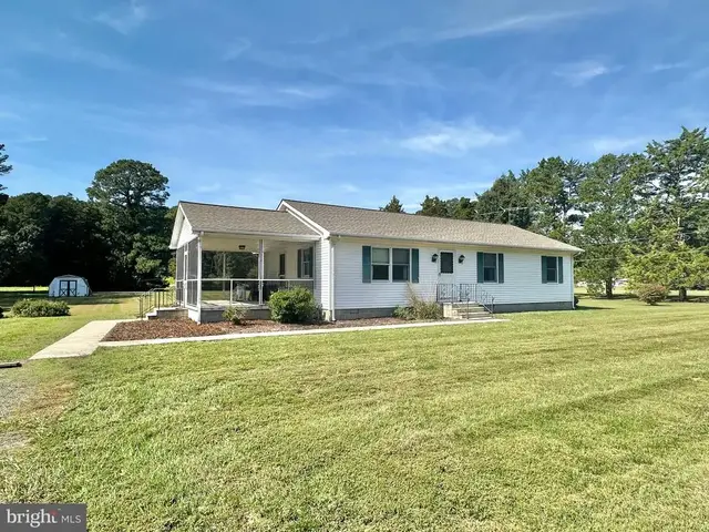 7810 Cooper Point Rd, Bozman
