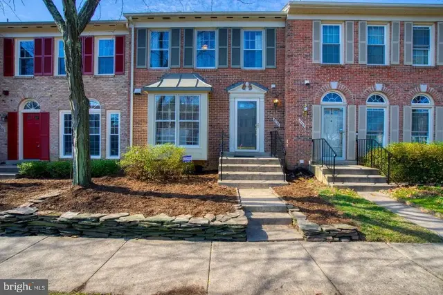 6137 Summer Park Ln, Alexandria