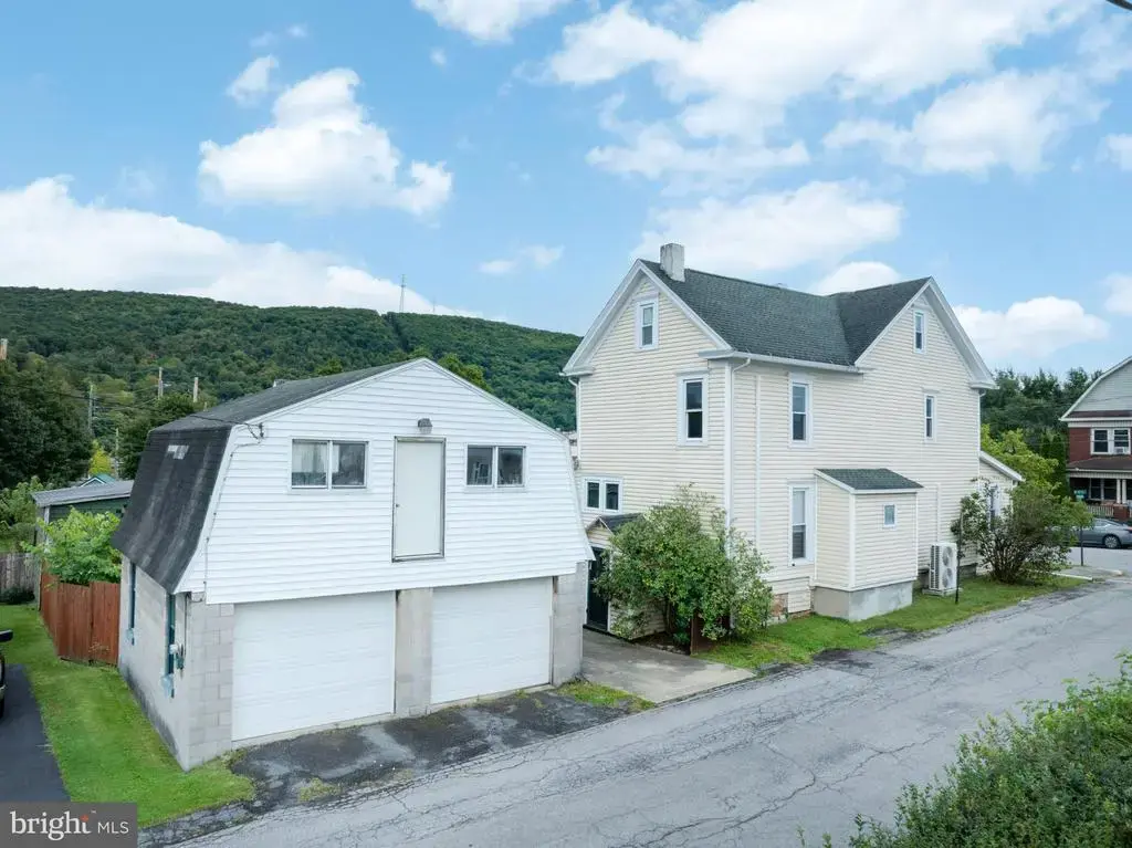 316 W 18th St, TYRONE