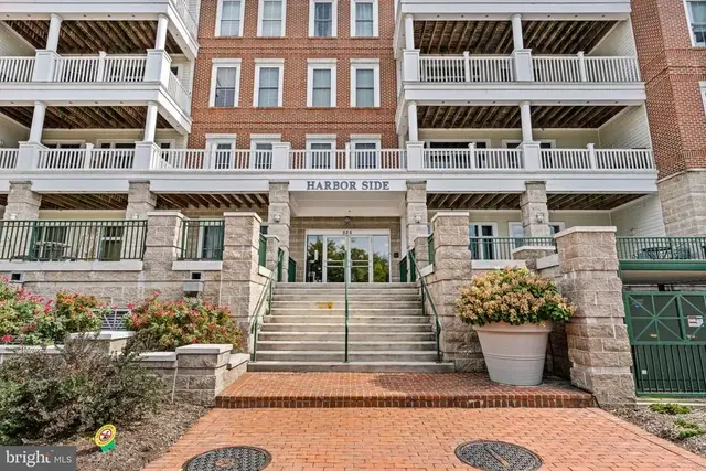 525 Belmont Dr #205, Woodbridge