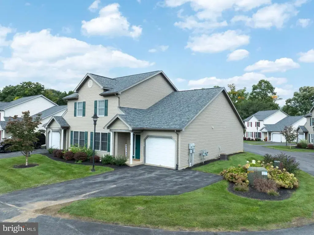 128 Winchester Ct, STATE COLLEGE