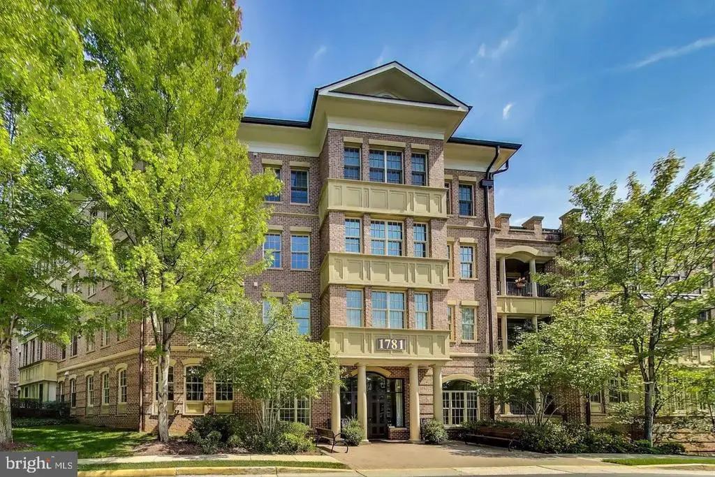 1781 Chain Bridge Rd #101, MCLEAN