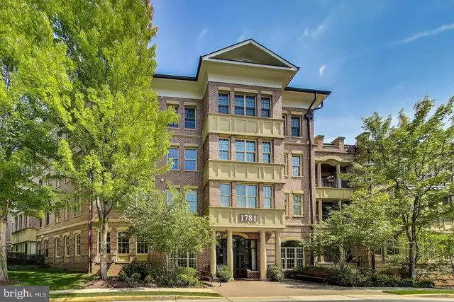 1781 Chain Bridge Rd #101, Mclean