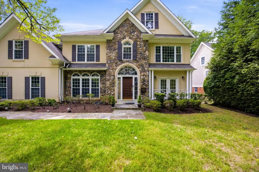 5818 Bradley Blvd, BETHESDA
