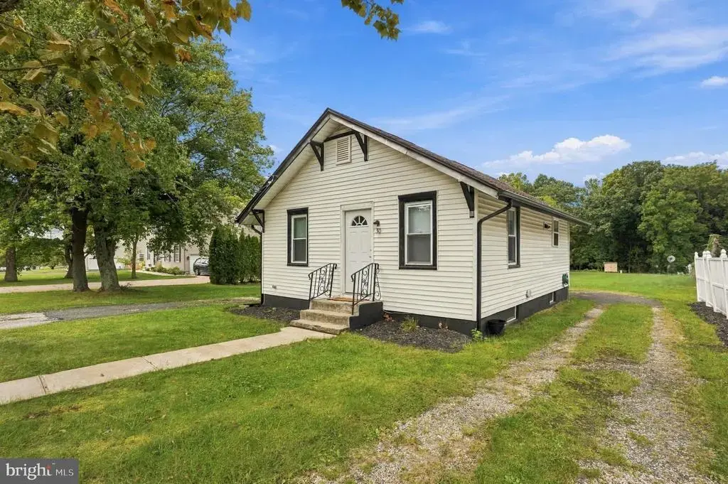 30 High St, MULLICA HILL