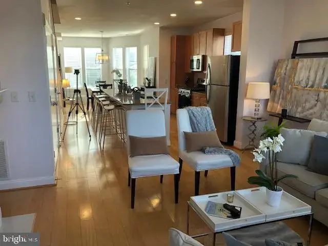 1633 Colonial Ter #201, Arlington