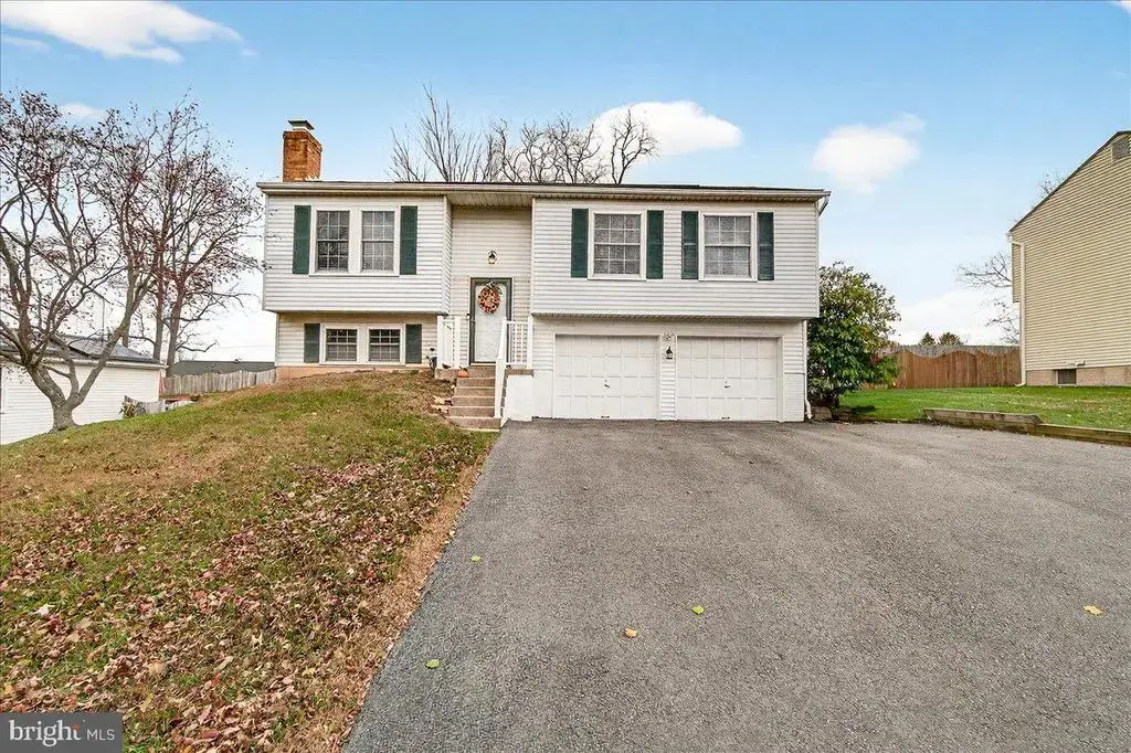25109 Chimney House Ct, DAMASCUS