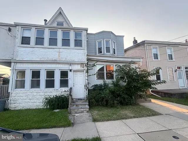 10 First St, Lansdowne