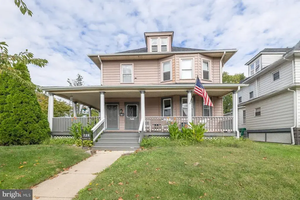 725 Eldridge Ave, COLLINGSWOOD