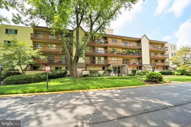 7400 Lakeview Dr #n301, Bethesda