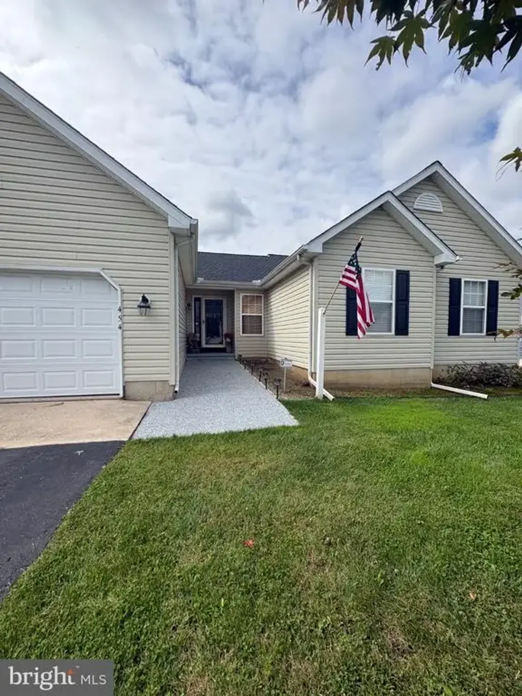 454 W Harvest Ln, MIDDLETOWN