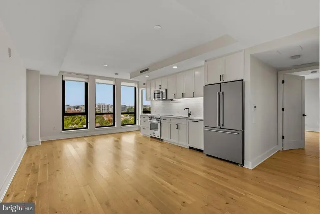 1211 Van St Se #818, WASHINGTON
