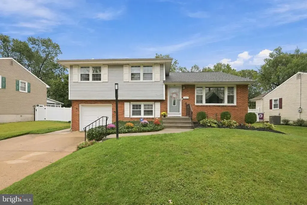 207 Massachusetts Ave, CHERRY HILL