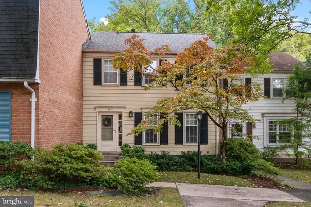 9011 Queen Maria Ct, Columbia