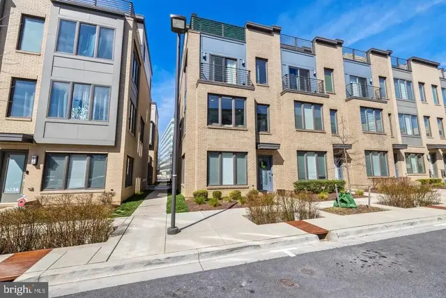 6728 Eames Way, Bethesda