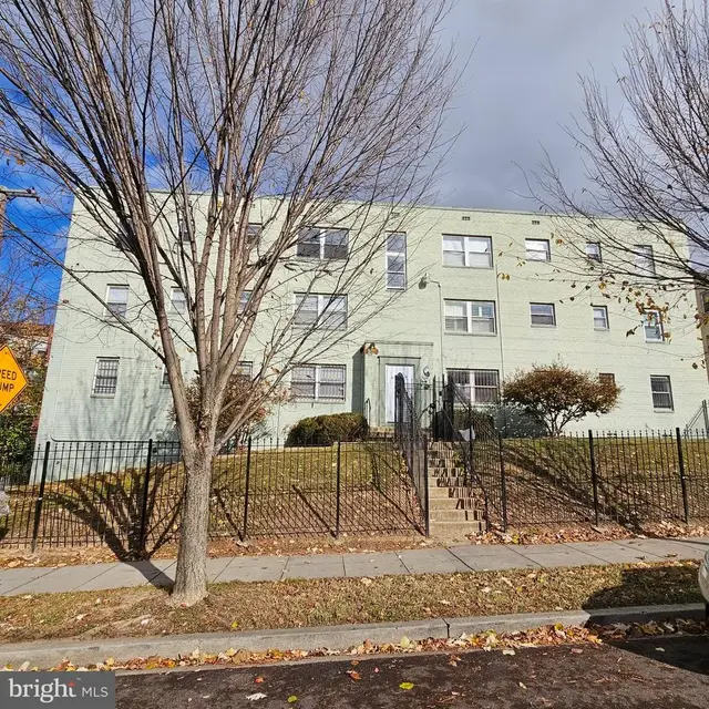 4800 C St Se #102, Washington