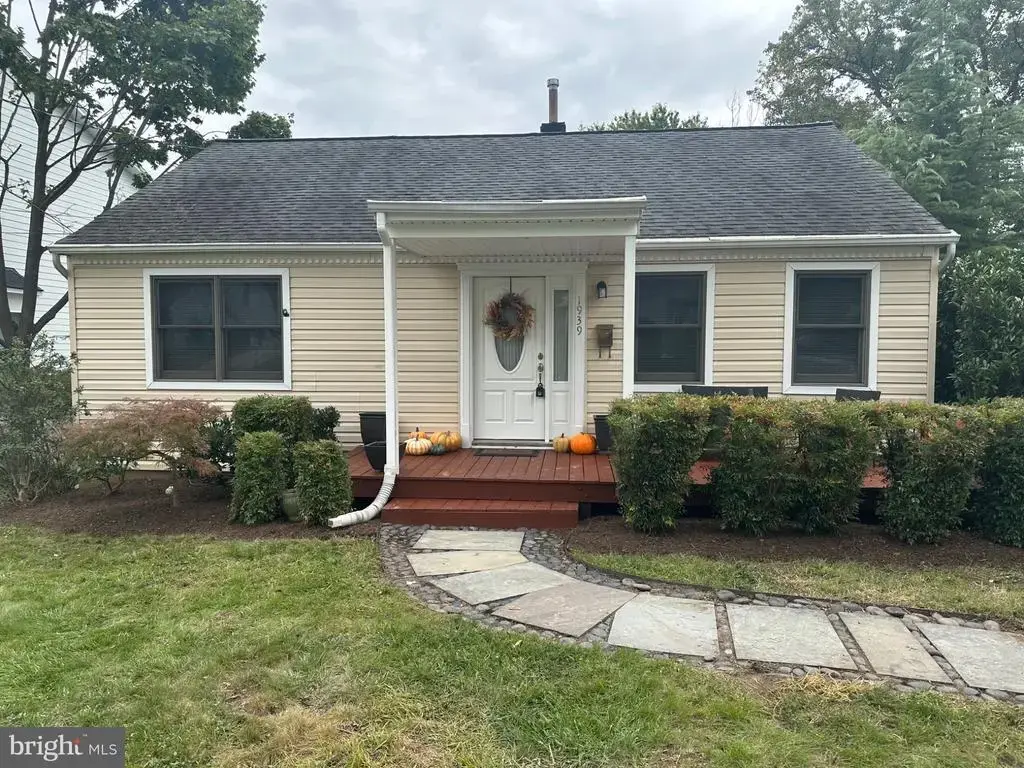 1939 Burfoot St, FALLS CHURCH