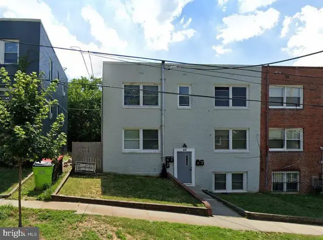 421 Burbank St Se #unit 3, Washington