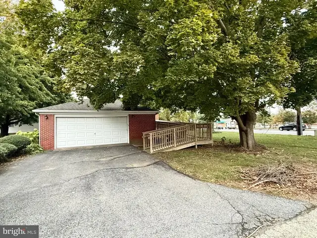 5 Wyoming Ave, Dover