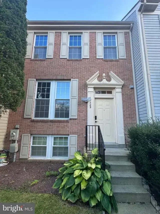 1309 Travis View Ct, Gaithersburg