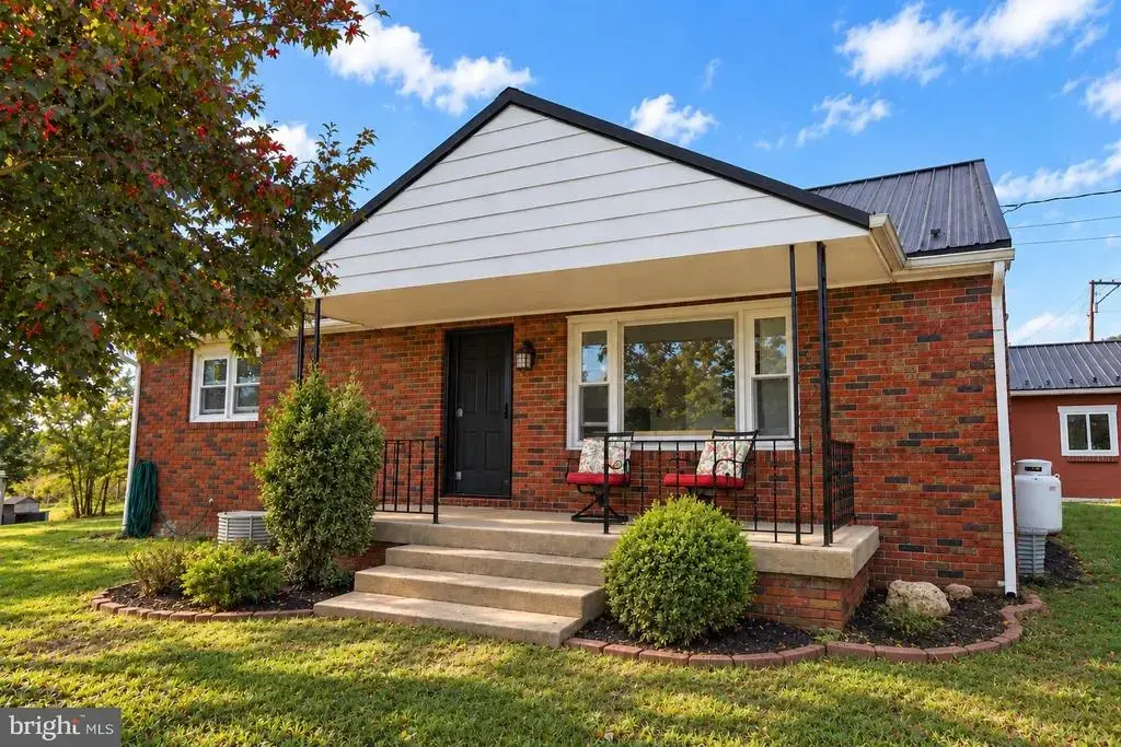 233 Manor Rd, RED LION