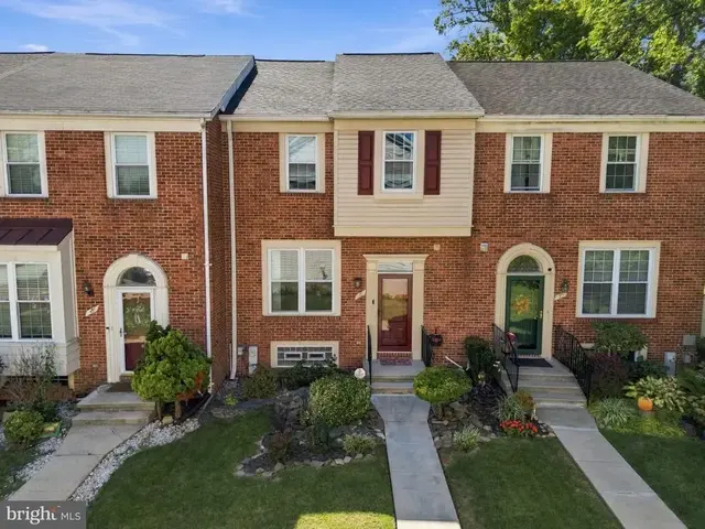 10 Macconnachy Sq, Baltimore