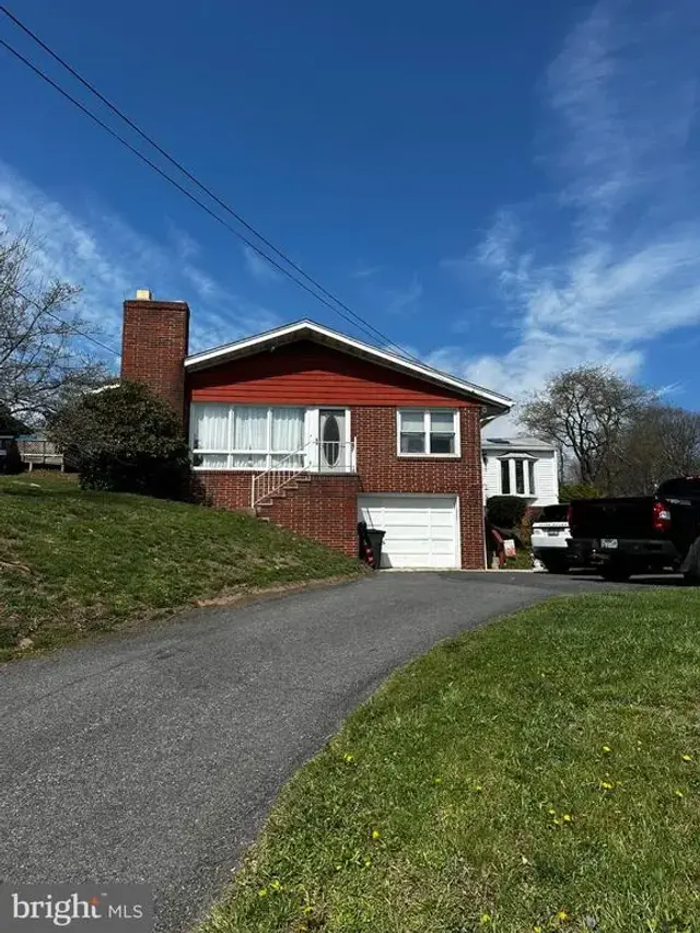 334 Allegany St, Frostburg