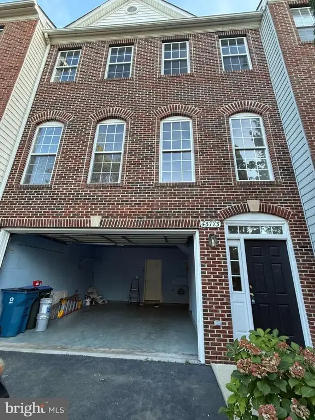 43773 Maison Blanc Sq, ASHBURN