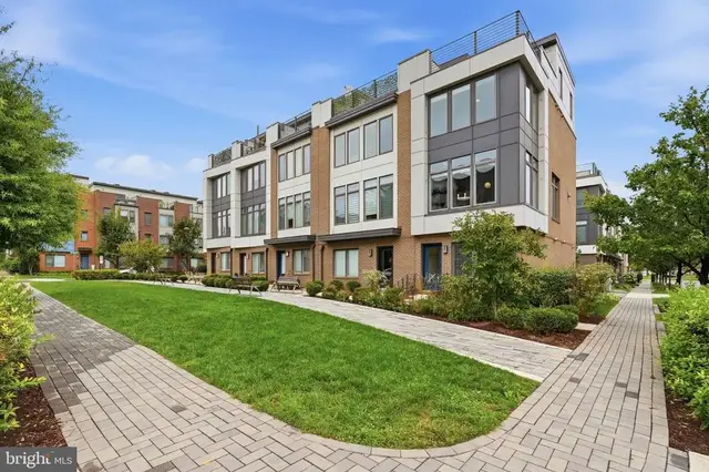 16143 Columbus Ave, Derwood