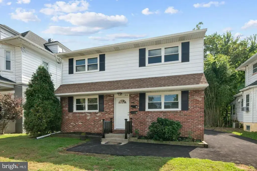 802 Collings Avenue - First Fooor Ave #a, COLLINGSWOOD
