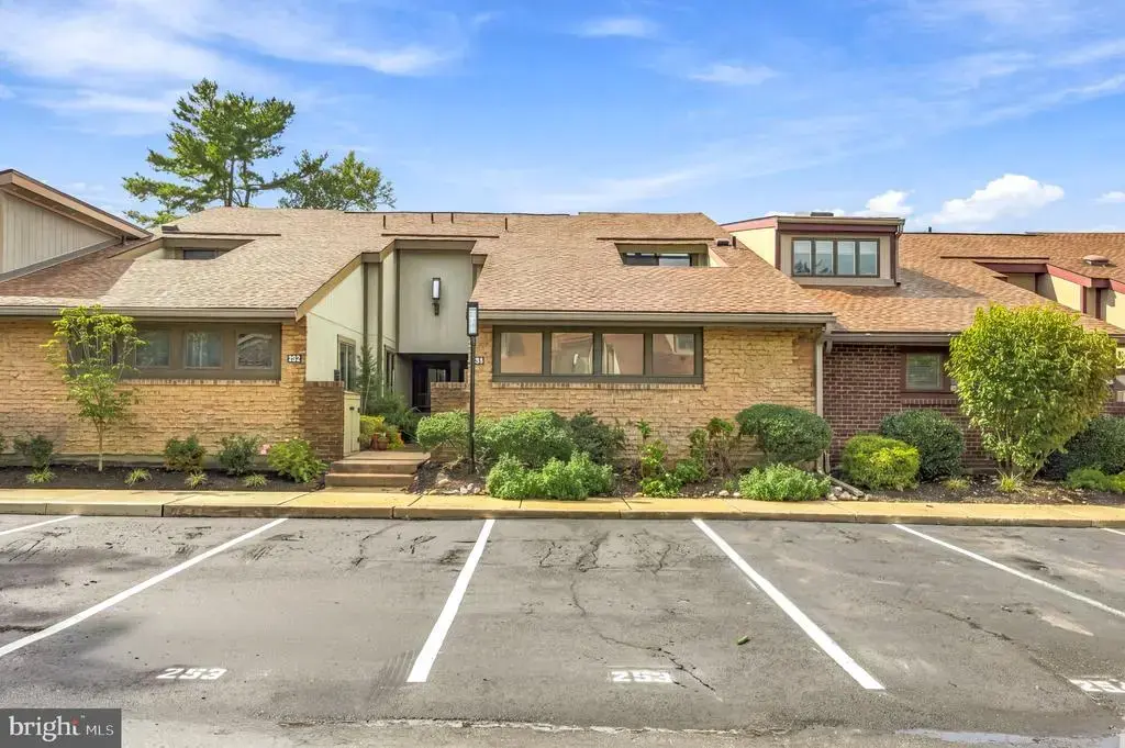 253 Uxbridge Dr, CHERRY HILL