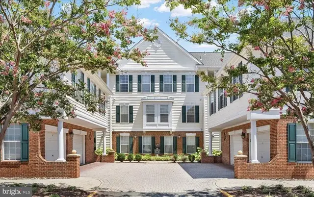 43134 Watercrest Sq #102, Chantilly