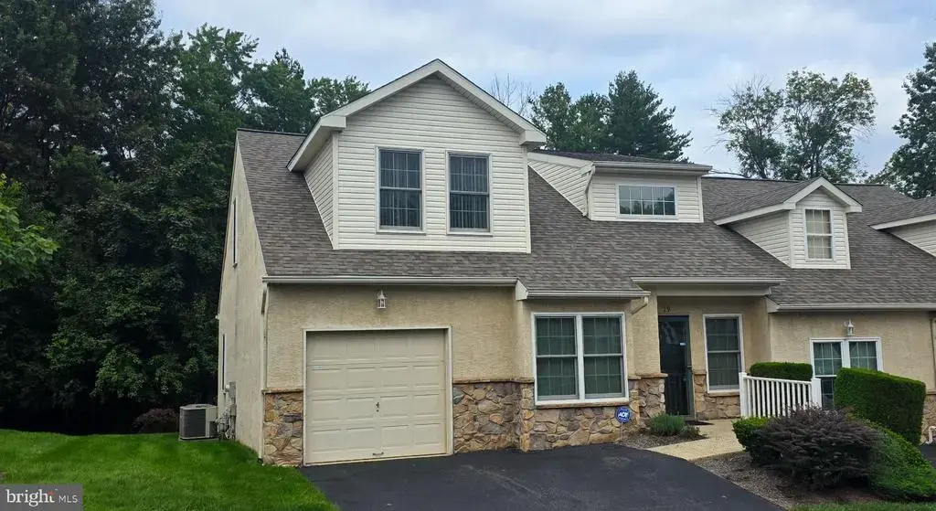 19 Stuart Dr #19, NORRISTOWN