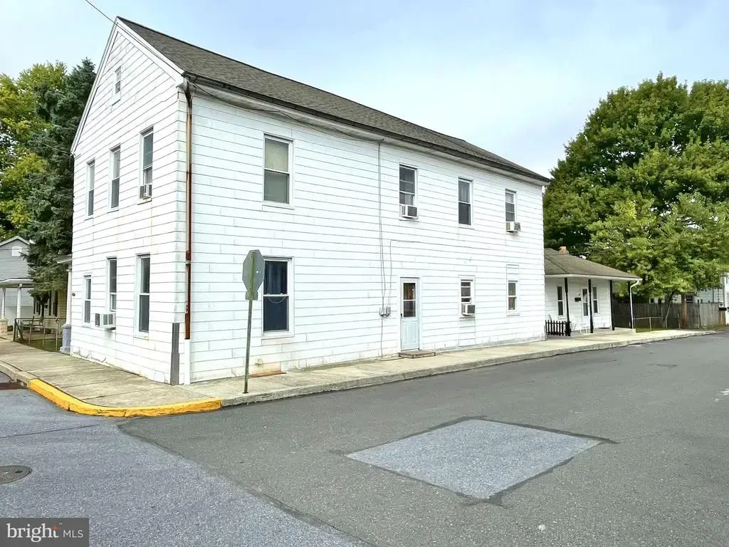 270 W 2nd St, HUMMELSTOWN