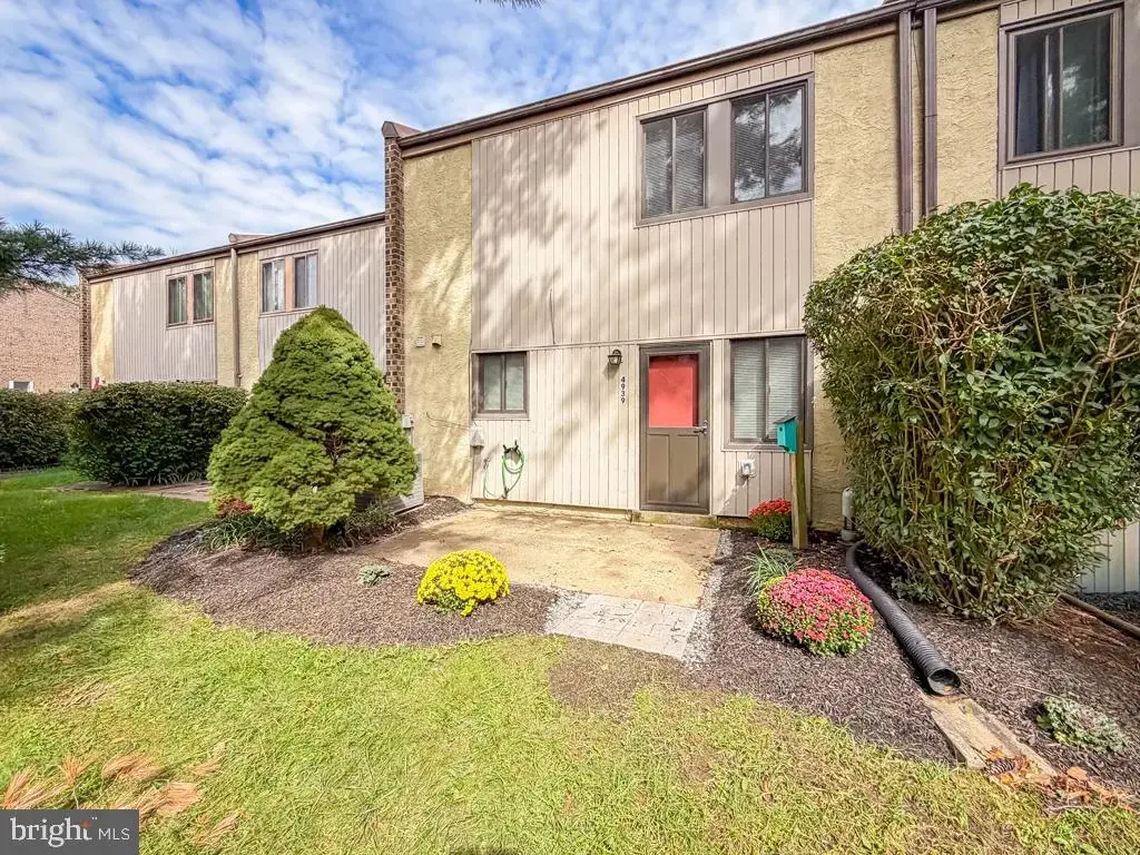 4939 Oxford Ct, BENSALEM