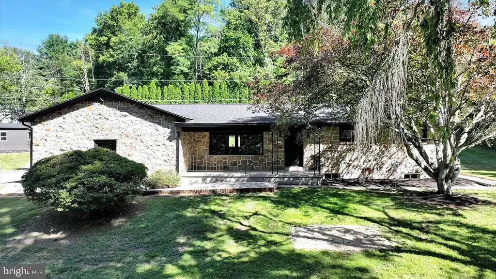 11 Locust Ln, ORWIGSBURG