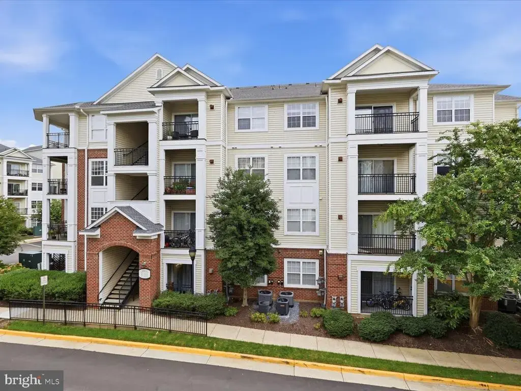 12933 Centre Park Cir #402, HERNDON
