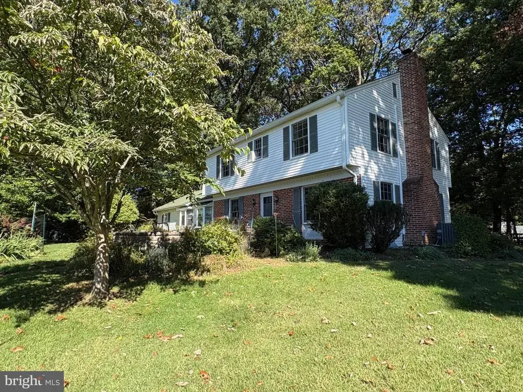 3 Oak Tree Ln, MALVERN