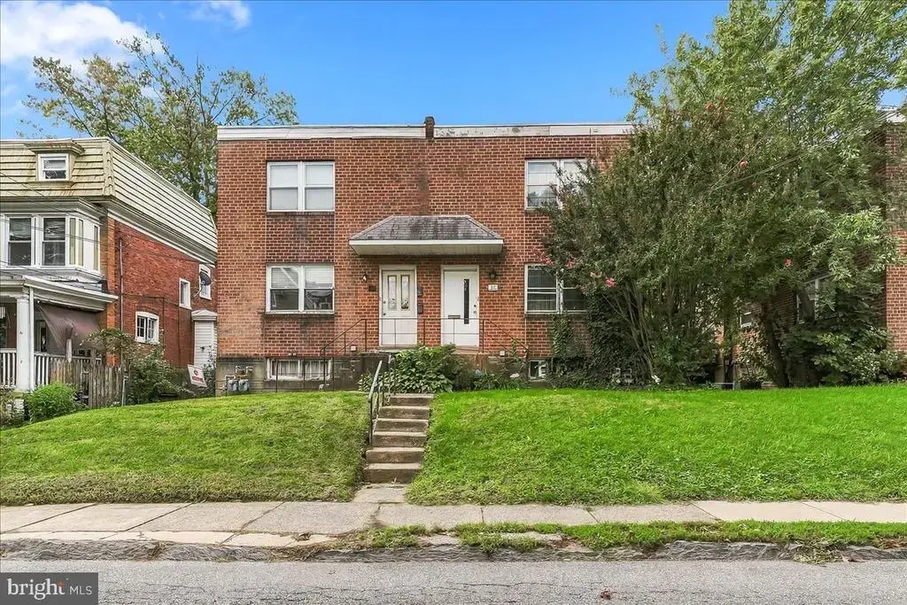 38 E Stratford Ave, LANSDOWNE